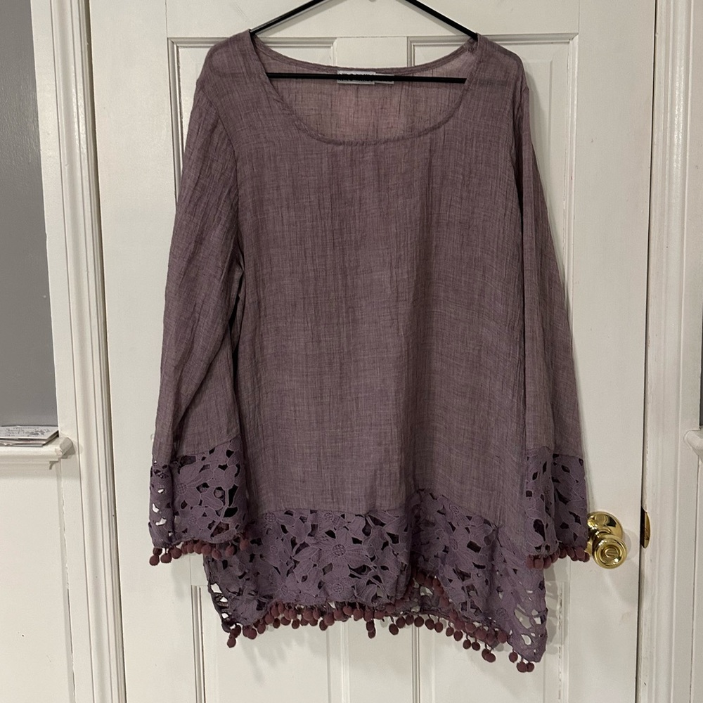 Retro Threads lavender purple women’s tunic…lightweight,  lace trim… Size XL